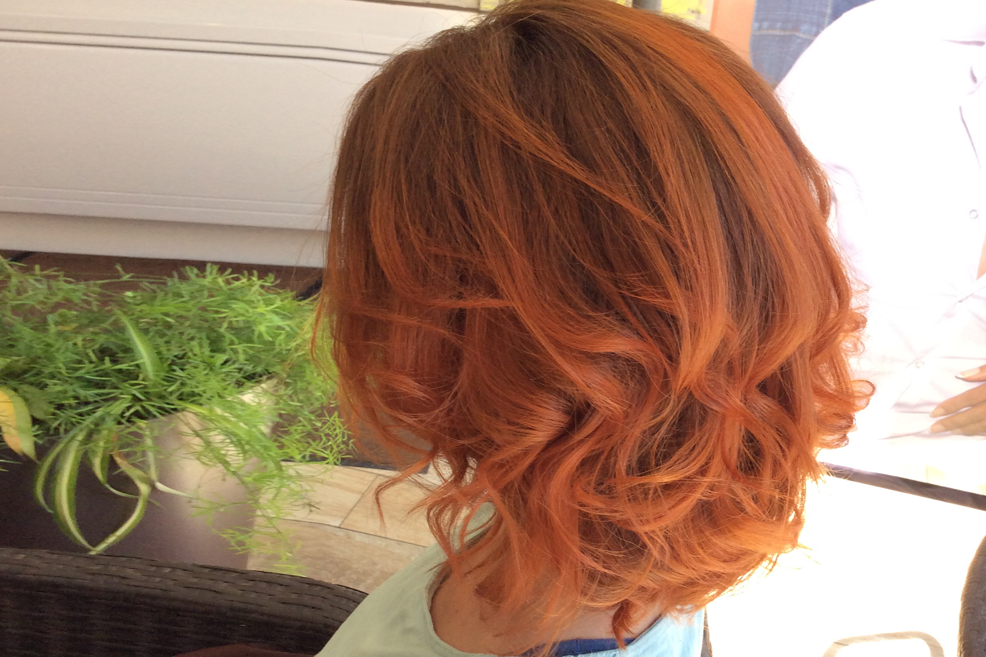 Coupe volume et couleur éclat - Temps de Pause